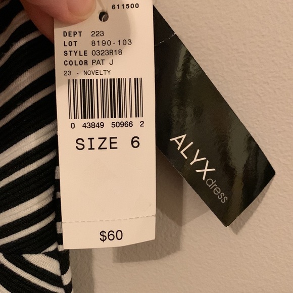 NWT Black and white striped shift dress - Picture 5 of 8